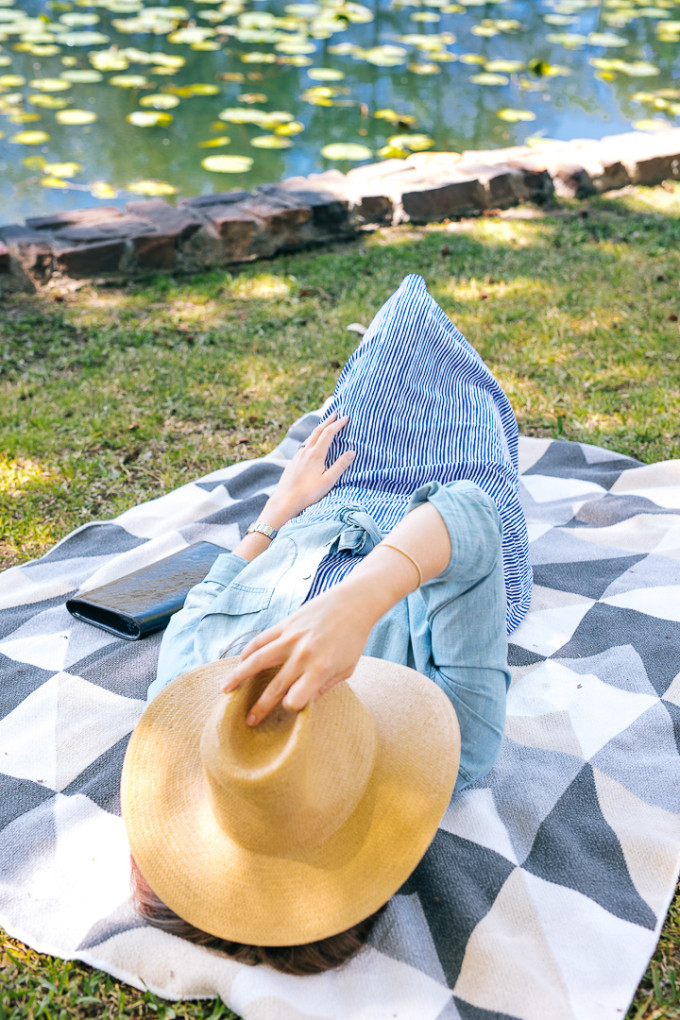 Dallas blogger Amy Havins wears a blue and white Old Navy spring dress.