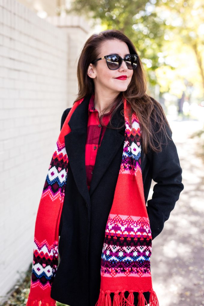 Amy Havins shares a holiday inspired outfit from Old Navy.