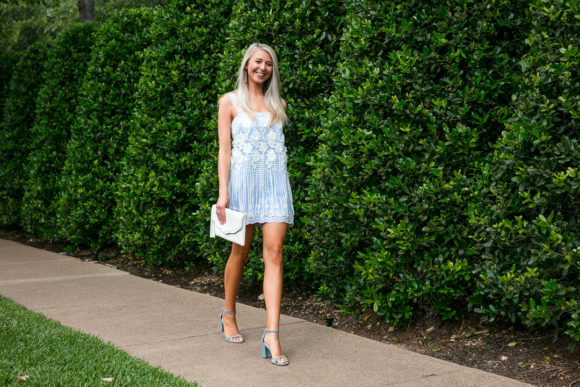 Amy Havins shares what to wear to your college graduation.
