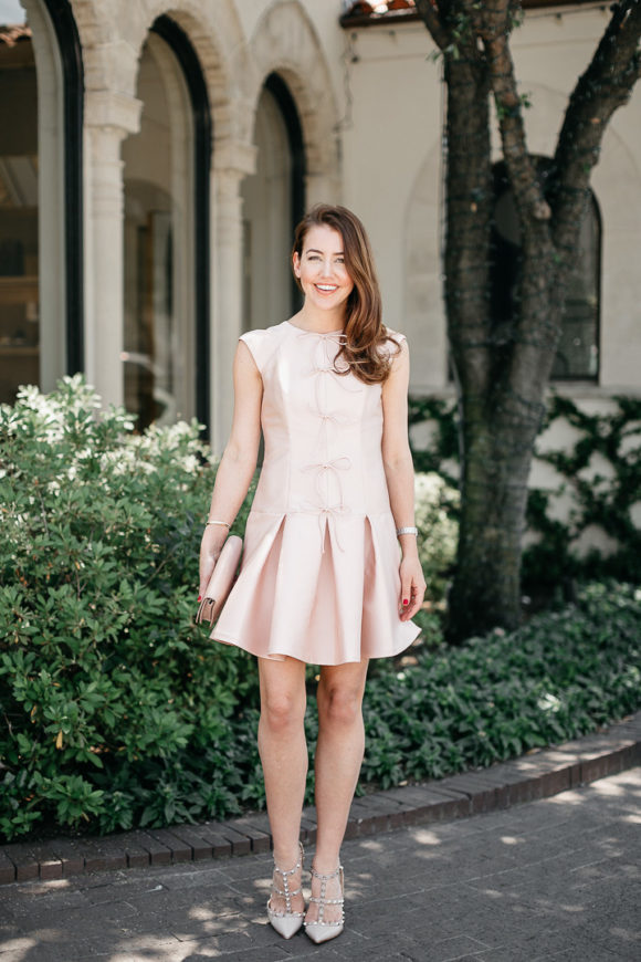 Amy Havins wears the Alice Dress from the Gal Meets Glam Collection.