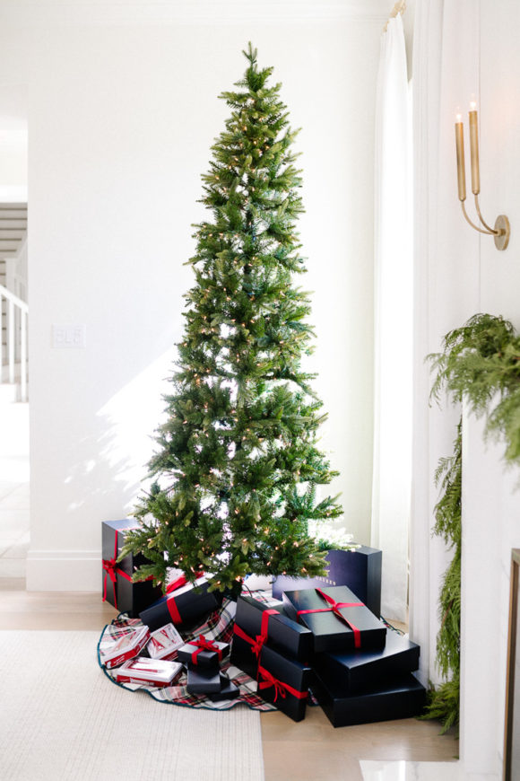 Amy Havins shares her williams sonoma holiday decorations.