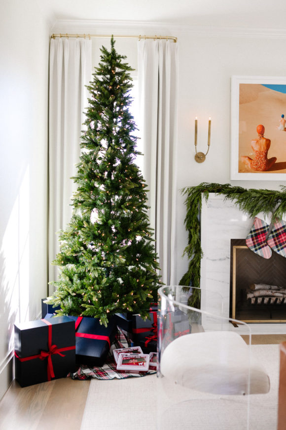 Amy Havins shares her williams sonoma holiday decorations.